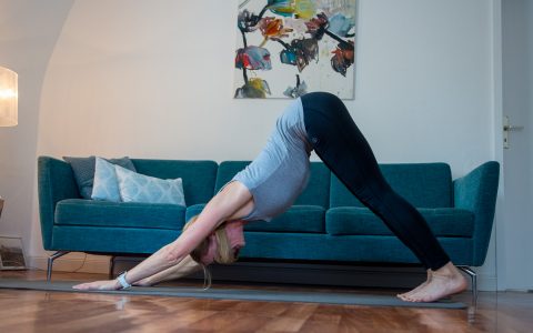 Yoga mit Hebamme Silke Then . ©2020 Volker Watschounek