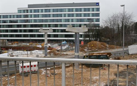 Fußgängerbrücke Berliner Straße befindest sich im Bau.