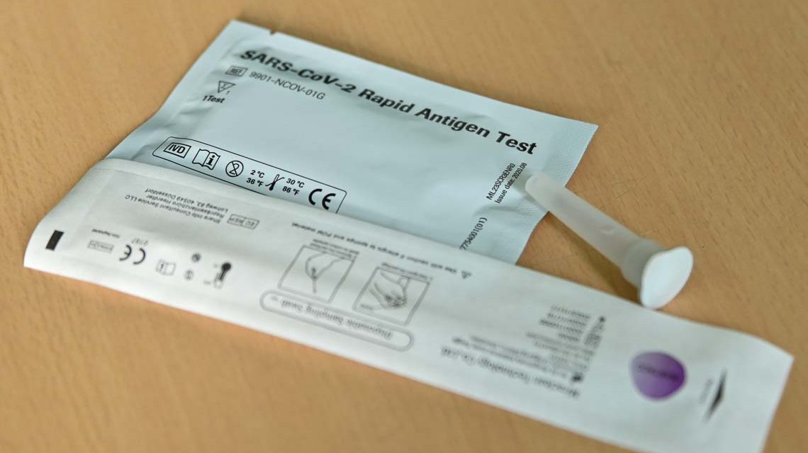 Freitesten mit einem Corna-Selbsttest.