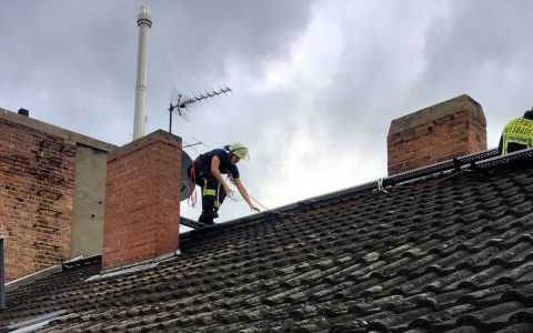 Feuerwehreinsatz auf dem Dach