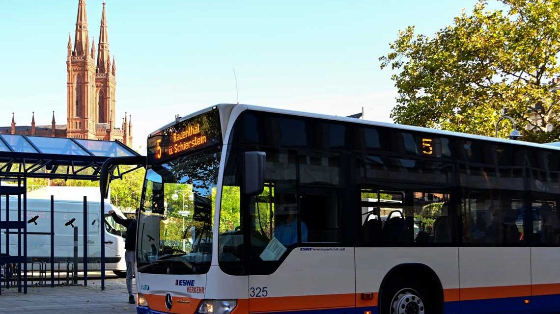 Buslinie 5, Symbolbild, Busse