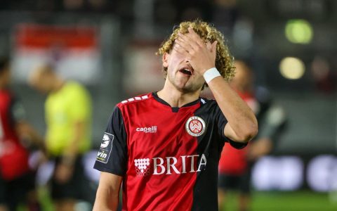 0:1 gegen Duisburg, Benedict Hollerbach Geste, auch wenn er nicht gespielt hat, ist sinnbildlich