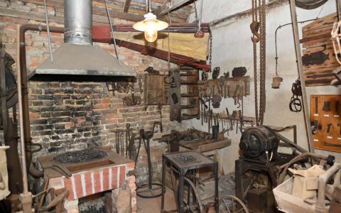 Schmiede nachgestellt im Heimatmuseum Medenbach
