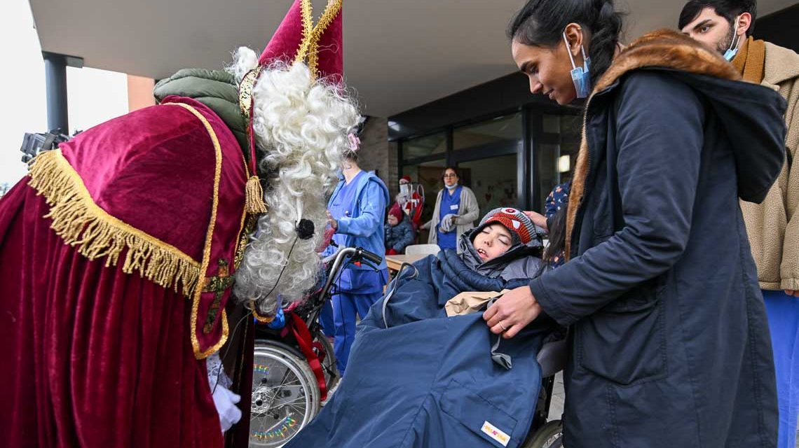 Der Nikolaus kommt ins Zwerg Nase Zentrum
