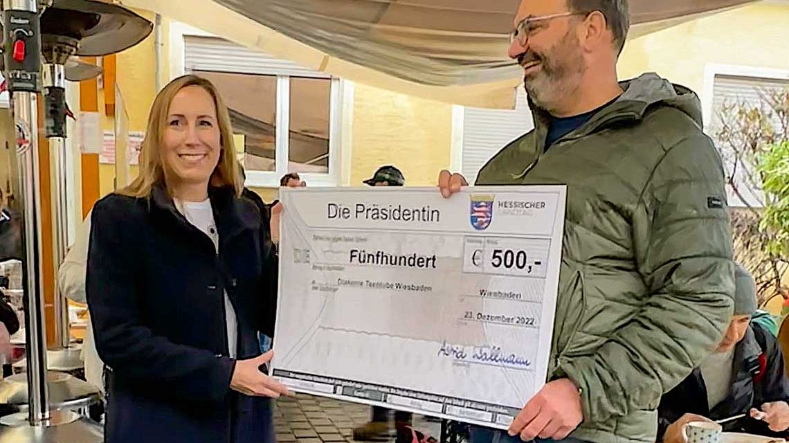 Astrid Wallmann besucht Teestube