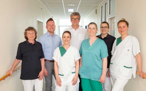 Priv.-Doz. Dr. Jan Zöllner mit seinem Team