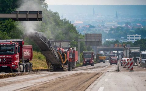 Sybolbild: A4, Erneuerung der Fahrbahn bei Dresden