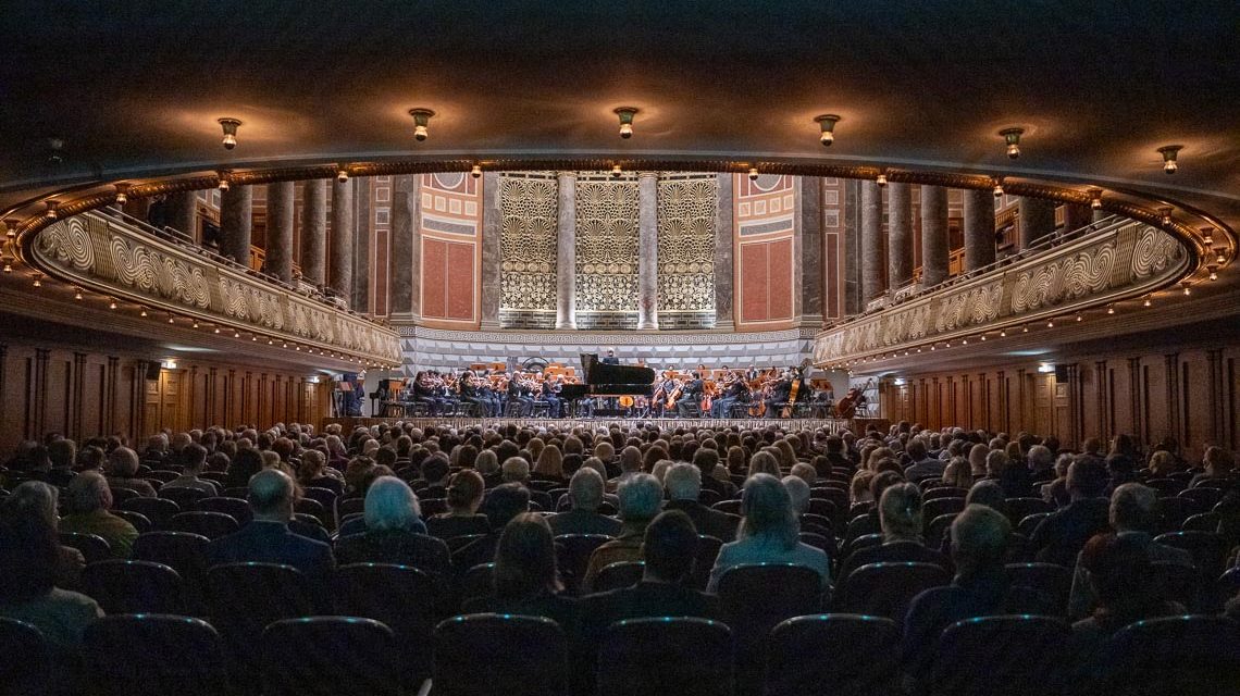 Kurhaus Wiesbaden, Blick in den Friedrich-Thiersch-Saal, Sinfoniekonzert