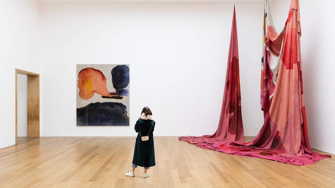 Nadine Schemmann: Amplituden. Museum Wiesbaden zeigt erste museale Schau der Künstlerin