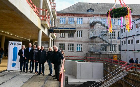 Richtfest an der Hebbelschule im Dichterviertel.