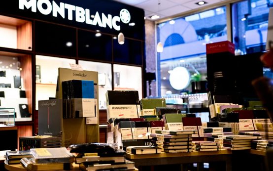 Blick auf das Sortiment beim Papierladen