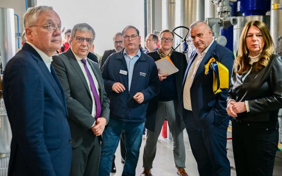 Ralf Schodlok, OB Gert-Uwe Mende, Mario de Felippo, Robert Maus (Hintergrund) Jörg Höhler, Christiane Hinnnger.