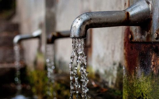 Wasserverbrauchssteuer, eine Steuer, die auf den Verbrauch von Wasser erhoben wird.