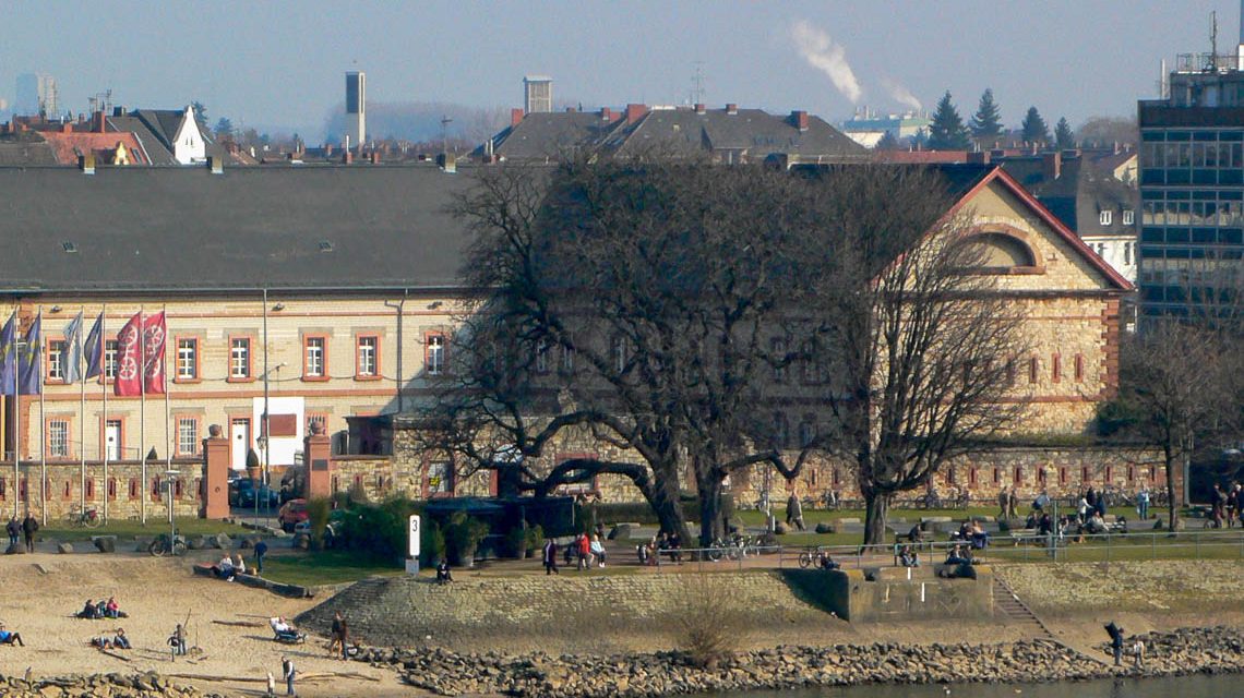 Foto – Reduit in Mainz Kastel @2024 Judith Pense - Eigenes Werk, Gemeinfrei, https://commons.wikimedia.org/w/index.php?curid=3722923