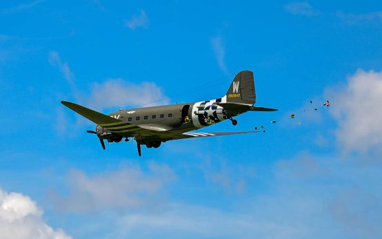 75 Jahre Luftbrücke: Rosinenbomber kehren zurück: Candy-Drop