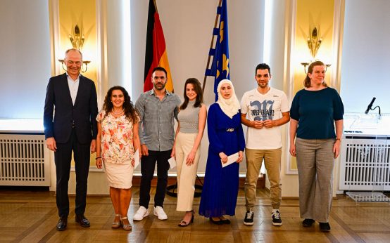 Einbürgerun(.sgfeier) im Festsaal des Rathauses.