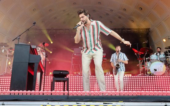 Alvero Soler mit Band beim Rheingau Musik Festival