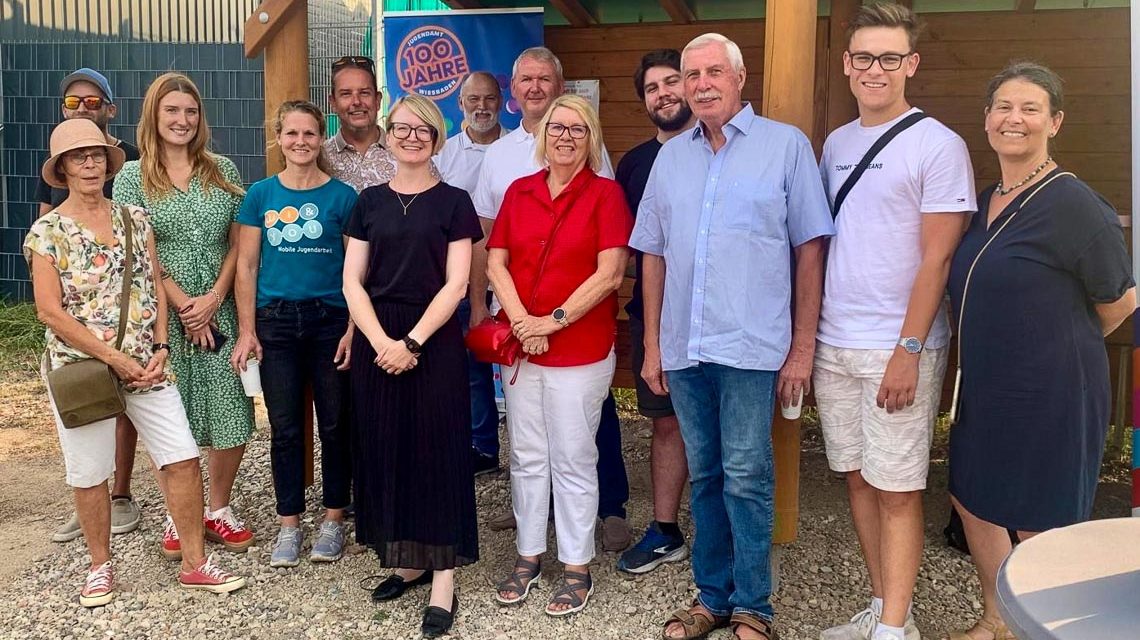 Neuer Jungendunterstand in Igstadt eingeweiht.