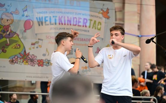 Rapper-Duo Nosa beim Weltkindertagsfest