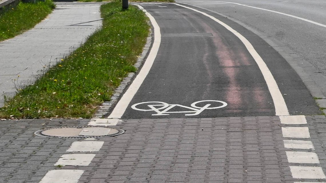 Bild zeigt Radweg in Biebrich.