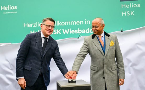 v.l.n.r.: Boris Rhein [Ministerpräsident von Hessen] und Michael Sen [Vorstandsvorsitzender von Fresenius] eröffnen die Helios HSK