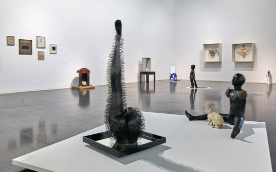 Aus der Ausstellung "Birgit Berg-Block. Von Spiegeln und Schatten im Kunsthaus Wiesbaden.