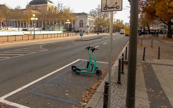 Neue Abstellfläche für E-Roller