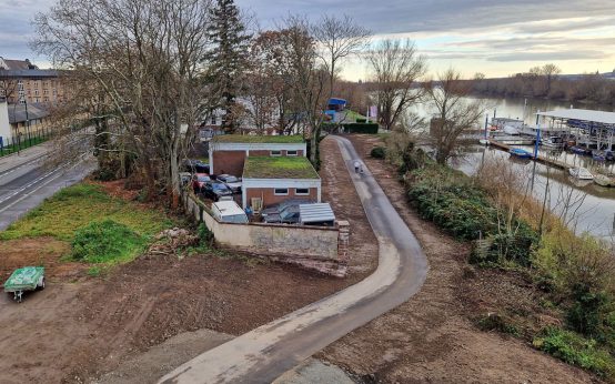 Neuer Radweg zwischen Kastel und Kaiserbrücke eröffnet.