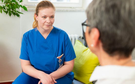 Patientengespräch im Palliativzentrum.