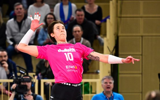 Olivia Rusek im Angriff, VC Wiesbaden