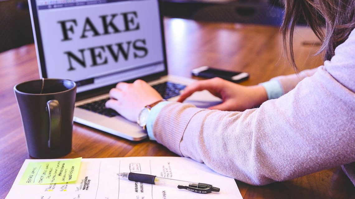 Fake News, Astrid Wallmann sprach in der Casino-Gesellschgaft beim Casino-Dinner zum Thema Medienkompetenz.