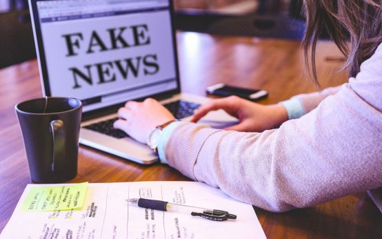 Fake News, Astrid Wallmann sprach in der Casino-Gesellschgaft beim Casino-Dinner zum Thema Medienkompetenz.