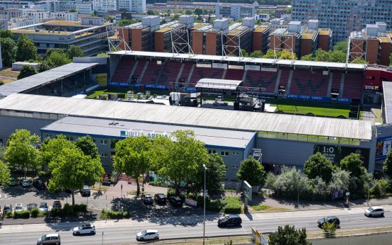 Brita Arena Wiesbaden am Sperrung am Gustav-Stresemann-Ring.