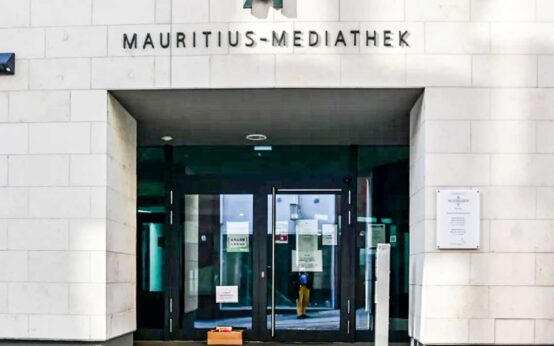 Mauritius Mediathek Haupteingang.